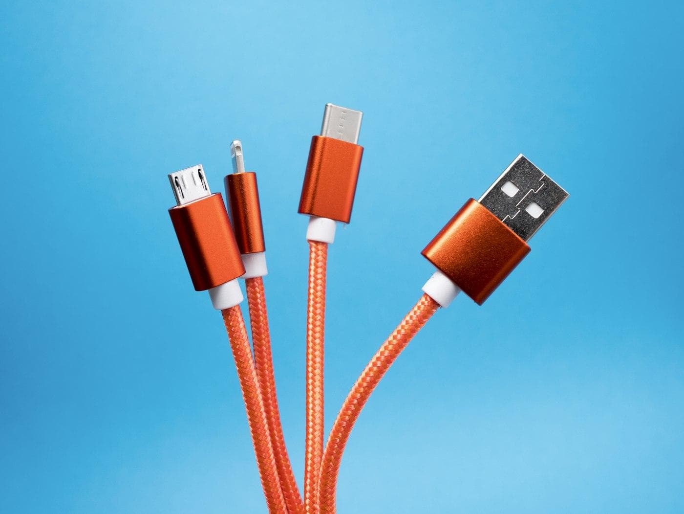 Câbles tressés orange aux embouts USB
